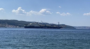 Boru döşeme gemisi, Çanakkale Boğazı'ndan geçti