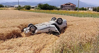 Bursa’da feci kaza: Tarlaya uçtu!