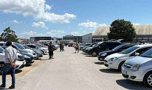 Bursa’da ikinci el oto pazarı boş kaldı