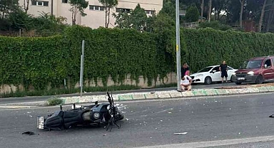 Bursa’da motosiklet yan yattı! Ölümden döndüler