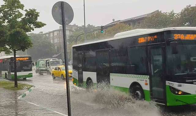Bursa’da yollar göle döndü!