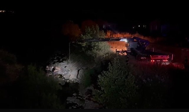 Çanakkale'de dereye yuvarlanan cip sürücüsü hayatını kaybetti