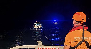 Çanakkale'de sürüklenen tekne kurtarıldı