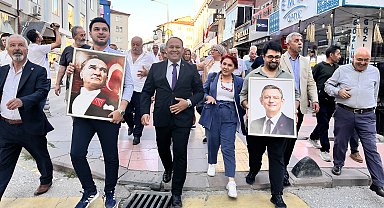 Çankırı'da görevden alınan İl Başkanı Ağaoğlu ve partililer CHP'den istifa edip, Yeni Parti'ye geçti