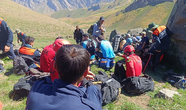 Cilo Sat Dağı'nda kayıp dağcı için arama çalışmaları 2'nci gününde