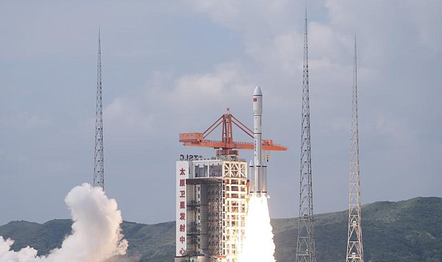 Çin iki iletişim teknolojisi test uydusunu uzaya gönderdi