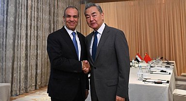 Çin ve Mısır dışişleri bakanları Manila'da bir araya geldi
