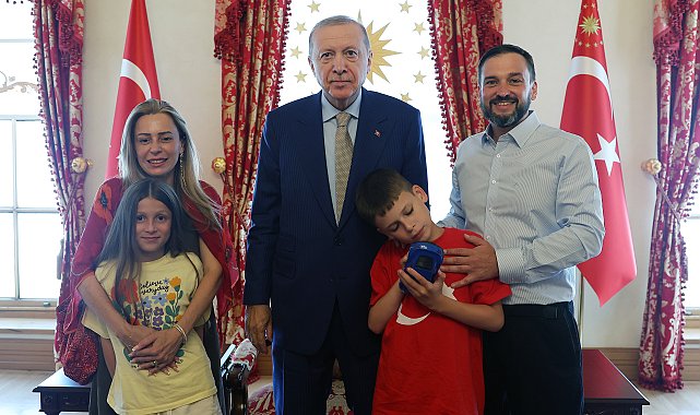Cumhurbaşkanı Erdoğan, 'Nefret Etme, Kek Yap' kampanyasıyla tanınan otizmli Joshua Harris'i kabul etti