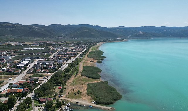 Doç. Dr. Dindar: İznik Gölü'ndeki alg patlaması, gölde kirlilik olduğunun göstergesidir