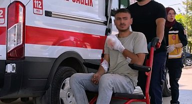 Domaniç'teki inşatta testereyle parmaklarını kesen işçi, tedavi için Bursa'ya getirildi