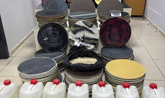 Duvar saatlerinden uyuşturucu çıktı