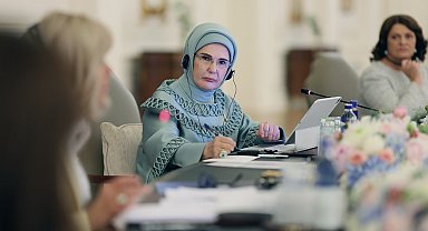 Emine Erdoğan, lider eşleriyle Çankaya Köşkü'nde bir araya geldi
