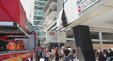 Esenyurt'ta 18 katlı rezidansta çıkan yangın söndürüldü