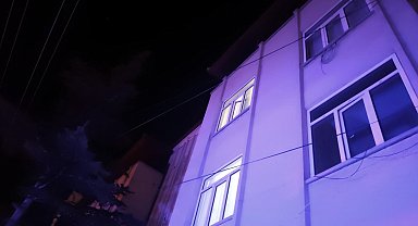 Eşi eve almadı, çatıdan girmek isterken 3'üncü kattan düşüp yaralandı