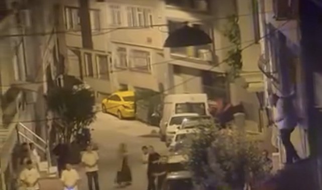 Eski sevgilisinin evine tırmandı; 'İhanet ettin' diye bağırıp camı yumrukladı