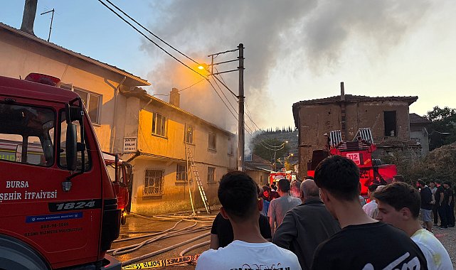 Evde çıkan yangında hayatını kaybetti