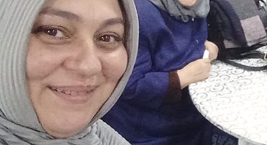 Evinde altınları için öldürülen kadının cinayet şüphelisi, birlikte poz verdiği komşusu çıktı