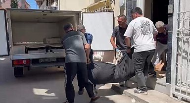 Evinin merdivenlerinden düşerek öldü