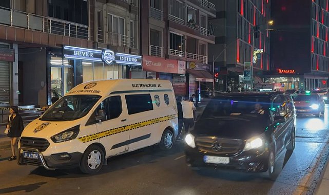 Eyüpsultan'da oto galeriye silahlı saldırı: 2'si ağır 4 yaralı