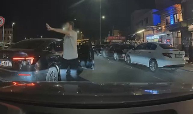 Fatih'te yol kesen sürücü kamerayı görünce ters yönden kaçtı; 252 bin lira ceza