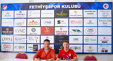 Fethiyespor iki oyuncuya imza attırdı