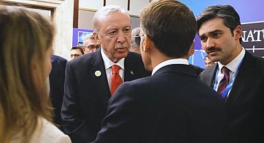 Fransa Cumhurbaşkanı Macron, Cumhurbaşkanı Erdoğan'la sohbetinin görüntülerini paylaştı