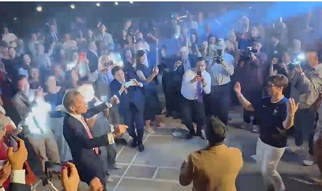 Fransa ve Belçika büyükelçilerinden 'Erik Dalı' performansı
