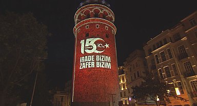 Galata Kulesi'nde 15 Temmuz'un 10'uncu yılında ışık gösterisi gerçekleştirildi -1