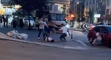 Gaziosmanpaşa'da sokak ortasında kavga kamerada