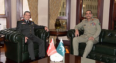 Genelkurmay Başkanı Orgeneral Bayraktaroğlu, Pakistan Savunma Kuvvetleri Komutanı Munir ile görüştü