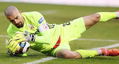 Göztepe'de Luka Gugeshashvili listede