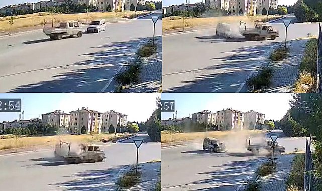 Hafif ticari araç ile kamyonetin çarpıştığı kaza kamerada; 3 yaralı