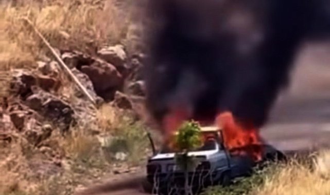 Hareket halindeyken alev alan otomobil yandı