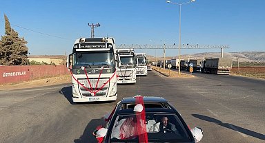 Hatay'da TIR'larla düğün konvoyu