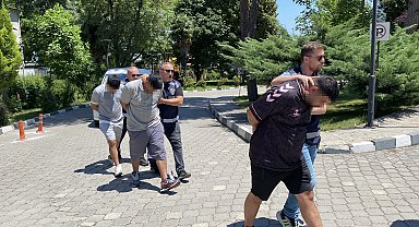 Husumetli iki grup arasında silahlı kavga; 3 yaralı