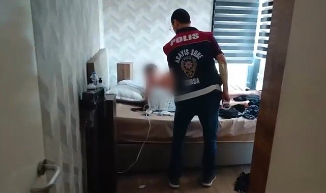 İnternetten araç satanları 4 milyon TL dolandıran 17 şüpheli yakalandı