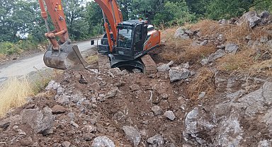 İş makinesiyle define kazısı yapan şüpheliler suçüstü yakalandı: 5 gözaltı