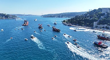 İstanbul Boğazı'nda 'Denizden Karaya 15 Temmuz' programı kapsamında tekne korteji düzenleniyor -3