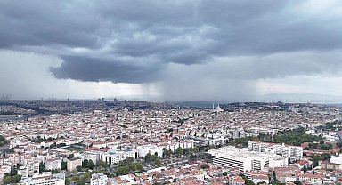 İstanbul'da gökyüzü kara bulutla kaplandı Dron görüntüsüyle
