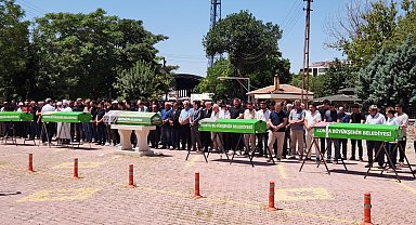 Kamyonetin uçuruma yuvarlandığı kazada ölen aynı aileden 5 kişi, toprağa verildi