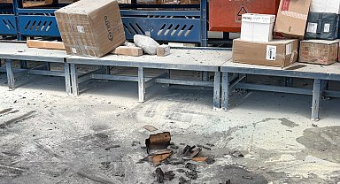Kargo kutusundaki havai fişekler alev aldı