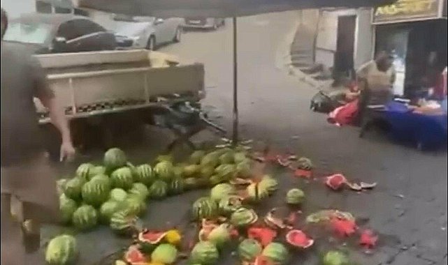 Karpuzları ezilen esnaf: Nezaketle söylese yardımcı olurdum