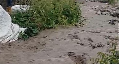 Kars'ta sel; ev, ahır ve tarım arazileri zarar gördü