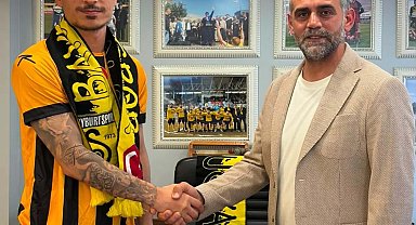 Karşıyaka'dan ayrılan İlyas imzayı attı