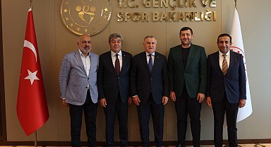 Kayserispor'dan Bakan Bak'a ziyaret