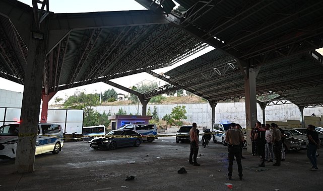 Kırıkkale'de pazar yerinin çatısından düşen boya işçisi, ağır yaralandı