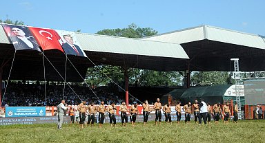 Kırkpınar Yağlı Güreşleri'nde çeyrek finale kalan pehlivanlar belli oldu