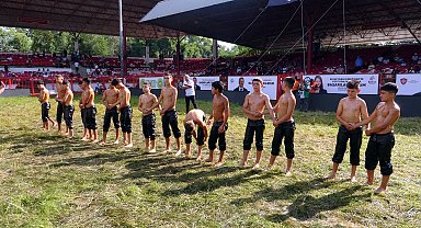 Kırkpınar'da final günü, minik boy pehlivanların güreşleriyle başladı