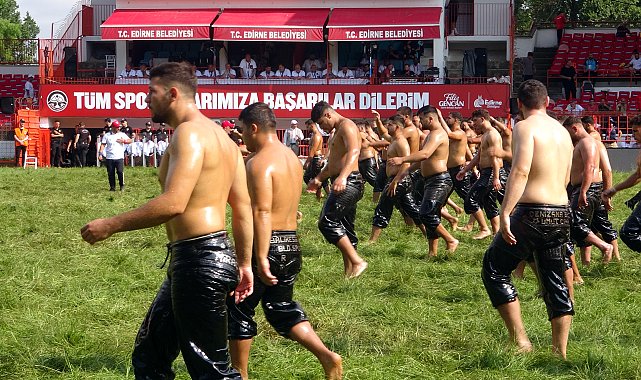 Kırkpınar'da ikinci gün güreşleri başladı