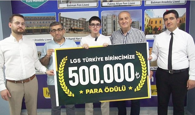 LGS'de 500 tam puan alan Muhammed'e 500 bin lira ödül